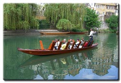 Stocherkahn Tübingen. Schmidt's Stocherkahnfahrten Romantic-Tour