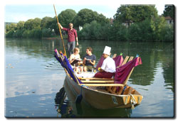 Stocherkahn Tübingen. Schmidt's Stocherkahnfahrten Romantic Gourmet II